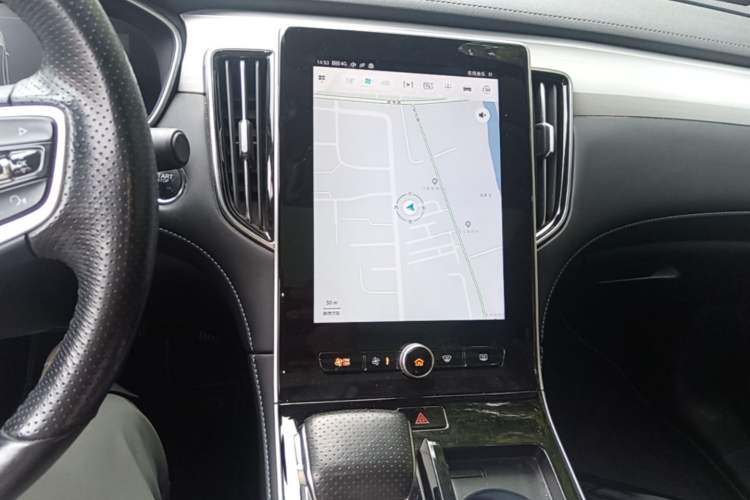 Used Rising ER6 2021 New Dynamic Edition 620km Smart Enjoyment Version Audio And AC Panel