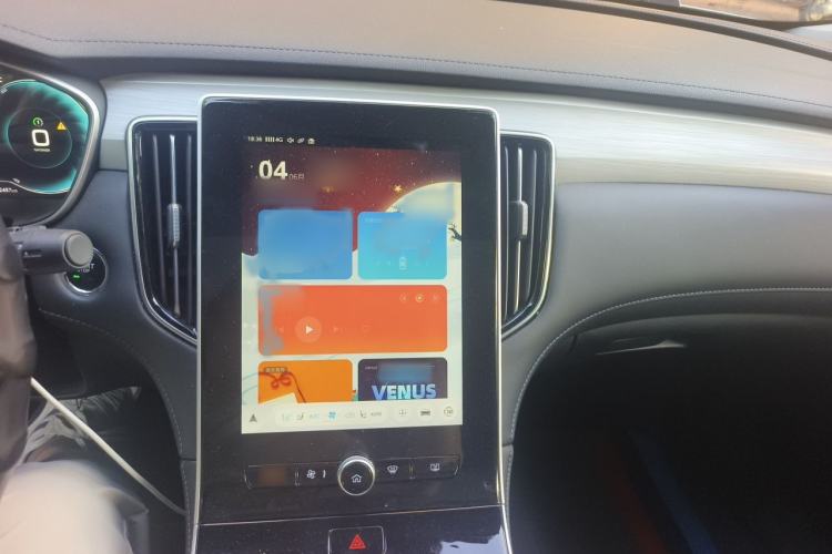 Used Rising ER6 2021 New Dynamic Edition 620km Smart Enjoyment Version Audio And AC Panel