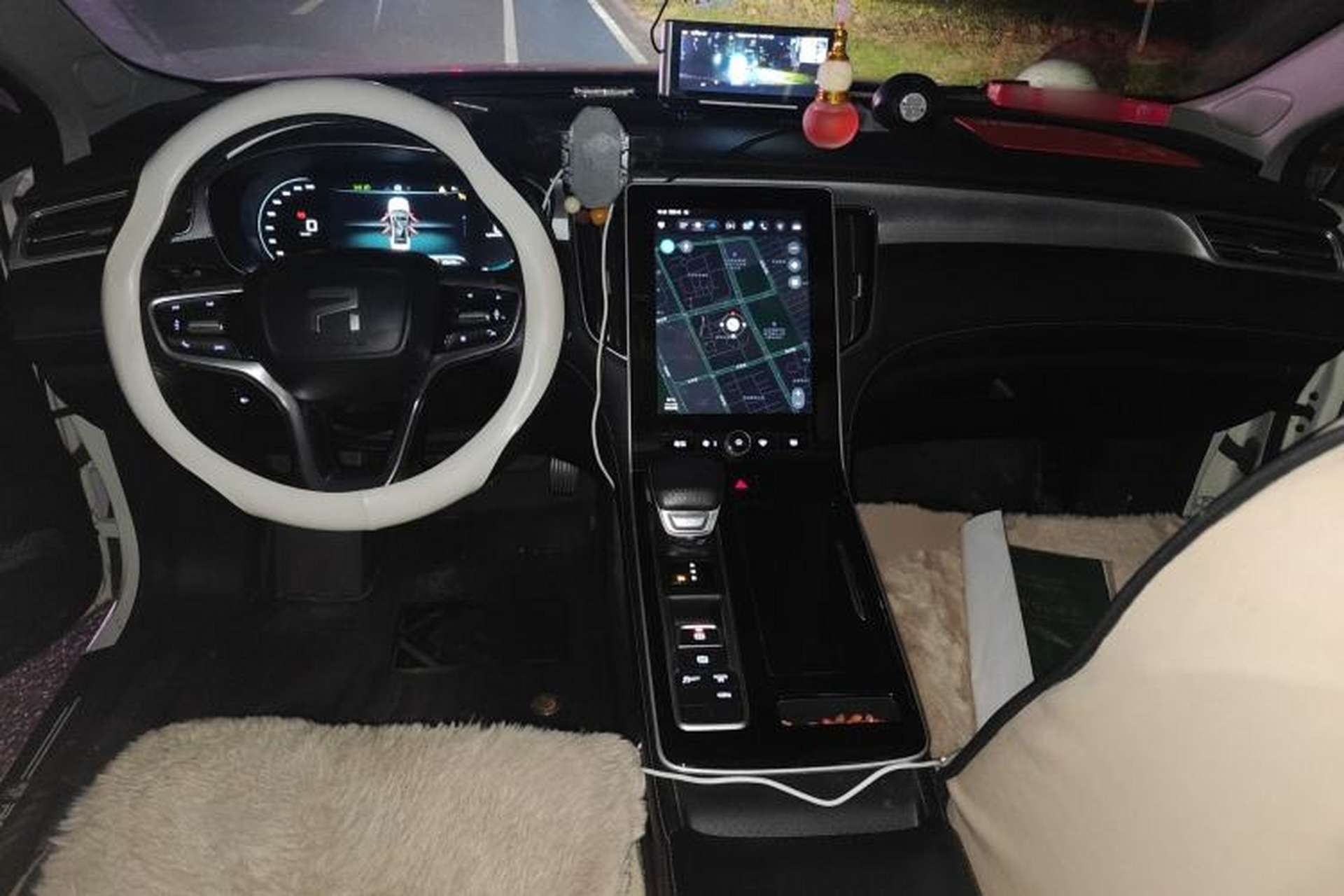 Used Rising ER6 2021 New Dynamic Edition 620km Smart Drive Version Center Console