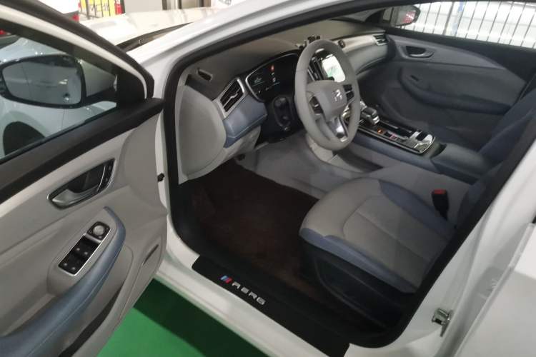 Used Rising ER6 2021 New Dynamic Edition 620km Smart Enjoyment Version Driver Seat