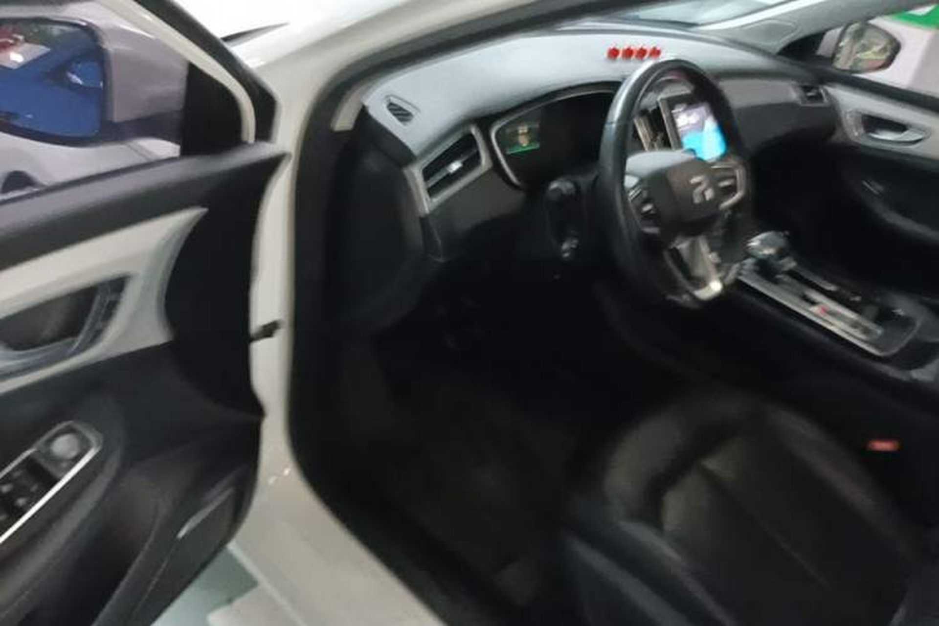 Used Rising ER6 2021 New Dynamic Edition 620km Smart Enjoyment Version Driver Seat