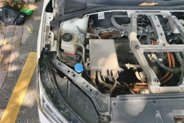 Used Rising ER6 2021 New Dynamic Edition 620km Smart Enjoyment Version Engine Bay Right