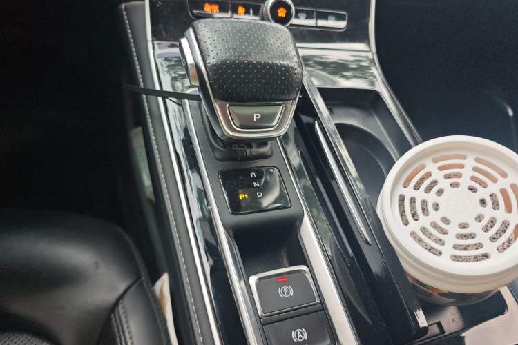 Used Rising ER6 2021 New Dynamic Edition 620km Smart Drive Version Gear Lever