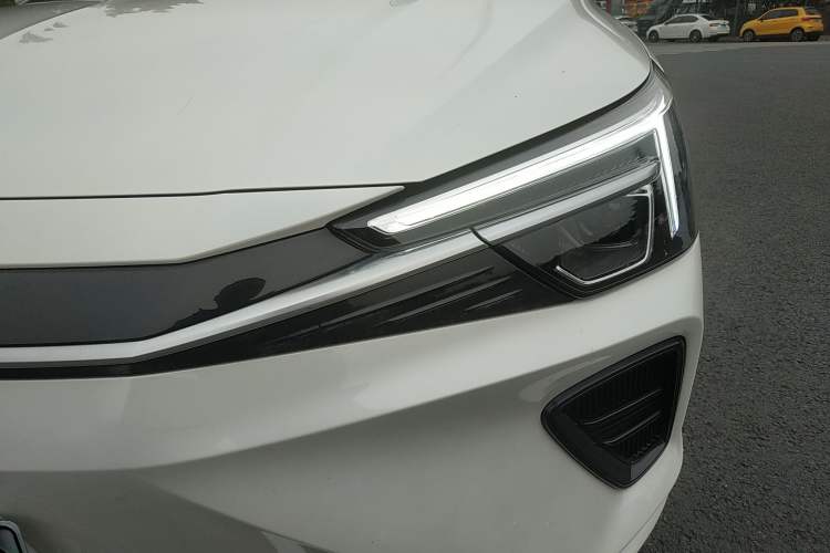 Used Rising ER6 2021 New Dynamic Edition 620km Smart Drive Version Left Front Headlight