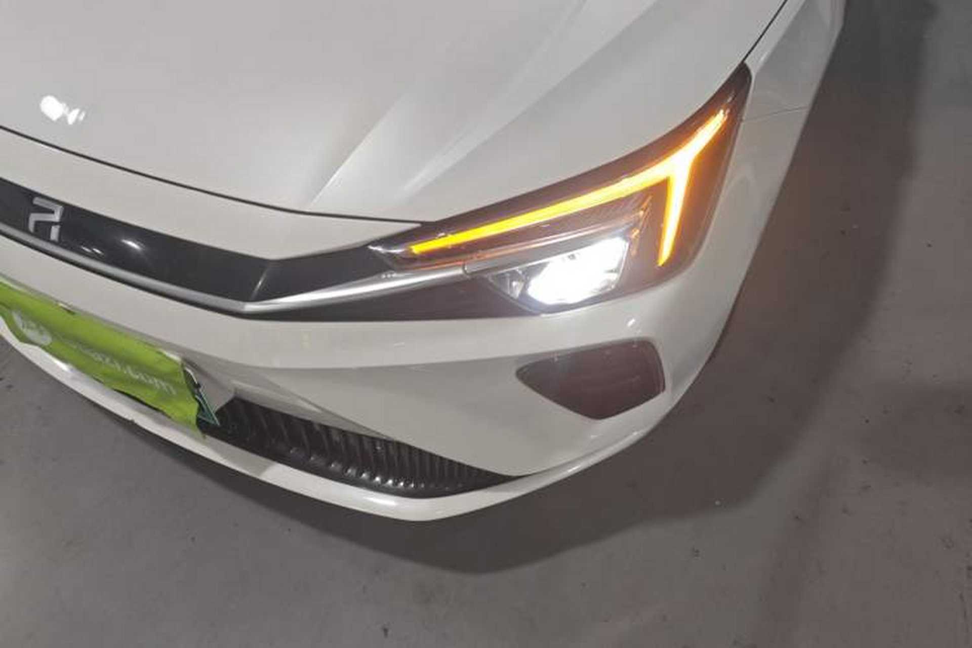 Used Rising ER6 2021 New Dynamic Edition 620km Smart Enjoyment Version Left Front Headlight