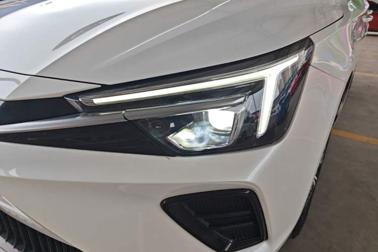 Used Rising ER6 2021 New Dynamic Edition 520km Smart Leading Version Left Front Headlight