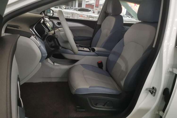 Used Rising ER6 2021 New Dynamic Edition 620km Smart Enjoyment Version Left Front Seat