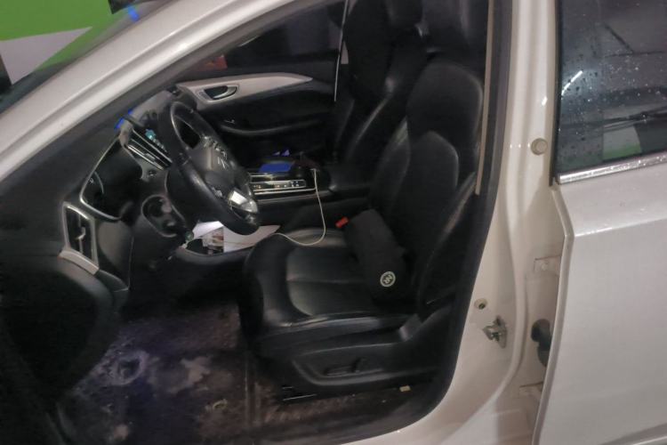 Used Rising ER6 2021 New Dynamic Edition 620km Smart Enjoyment Version Left Front Seat