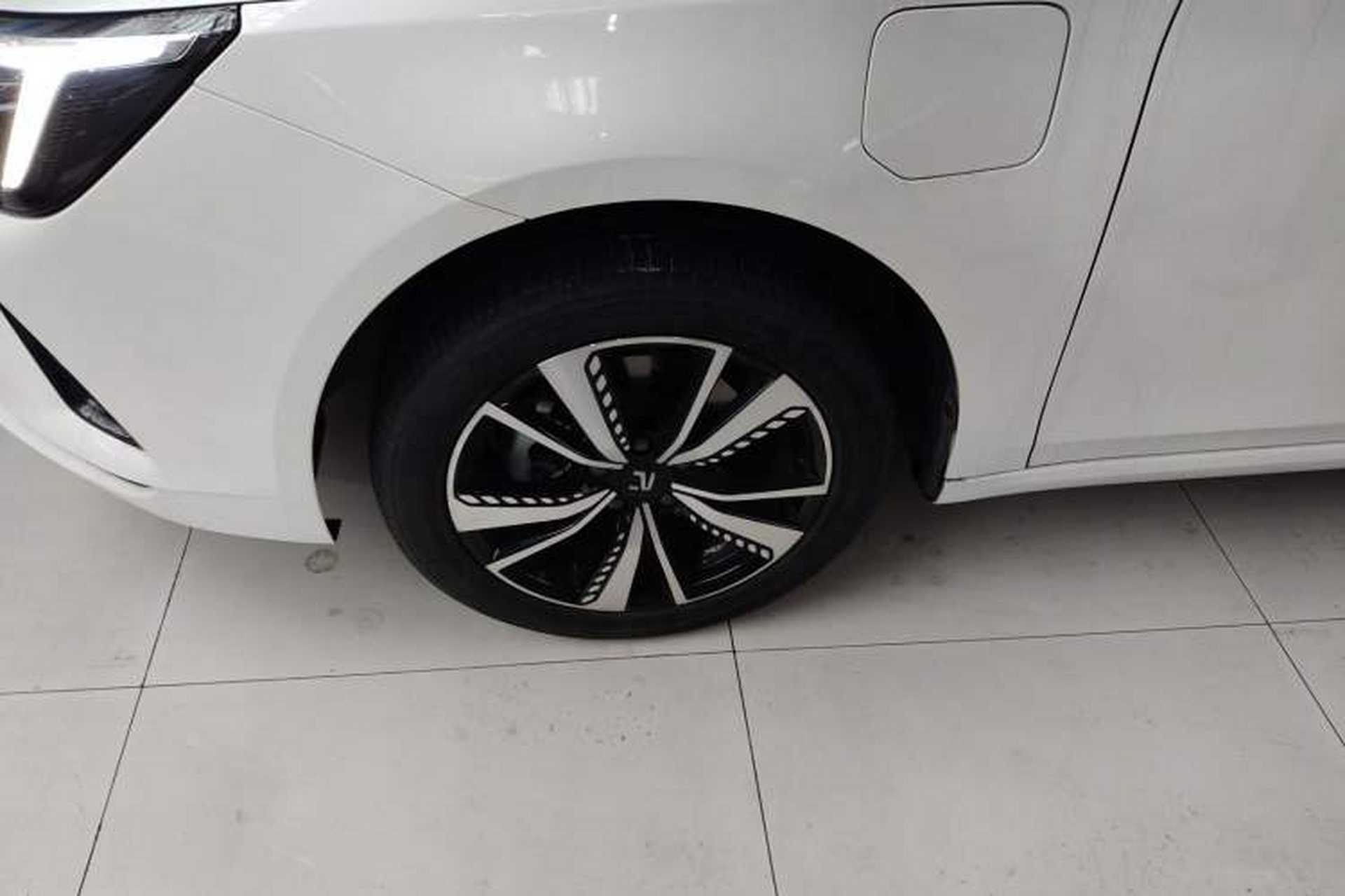 Used Rising ER6 2021 New Dynamic Edition 620km Smart Enjoyment Version Left Front Wheel Hub