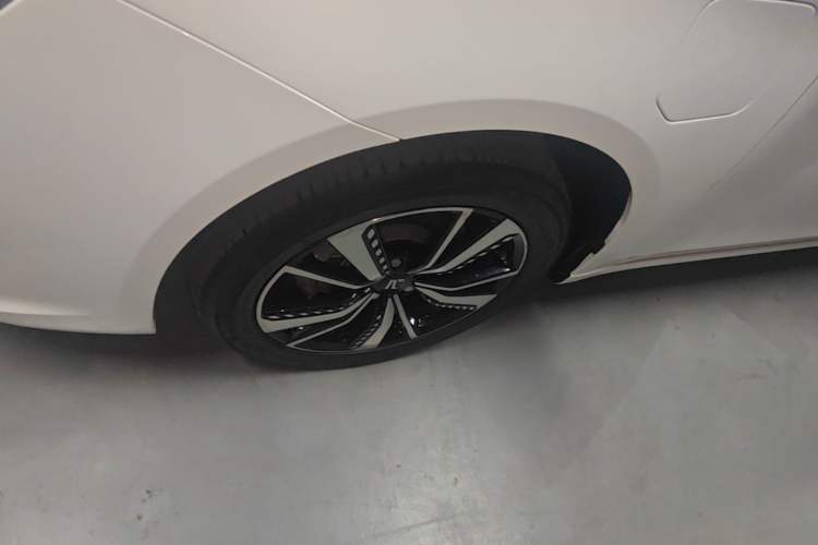 Used Rising ER6 2021 New Dynamic Edition 520km Smart Leading Version Left Front Wheel Hub