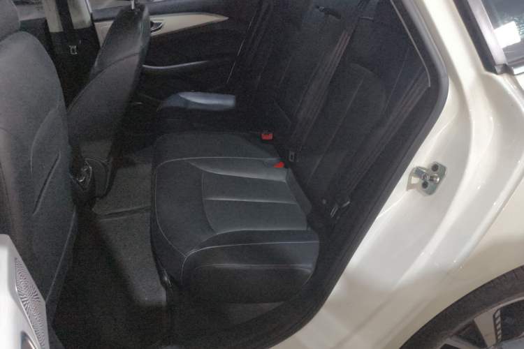 Used Rising ER6 2021 New Dynamic Edition 620km Smart Enjoyment Version Left Rear Seat