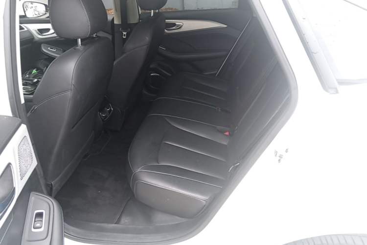 Used Rising ER6 2021 New Dynamic Edition 620km Smart Enjoyment Version Left Rear Seat