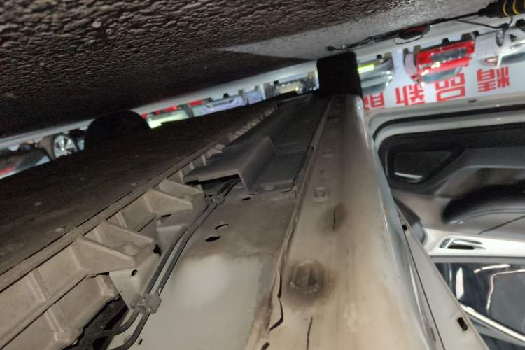 Used Rising ER6 2021 New Dynamic Edition 620km Smart Enjoyment Version Left Side Sill
