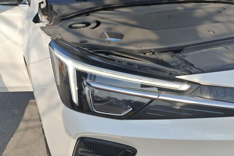 Used Rising ER6 2021 New Dynamic Edition 620km Smart Drive Version Right Front Headlight