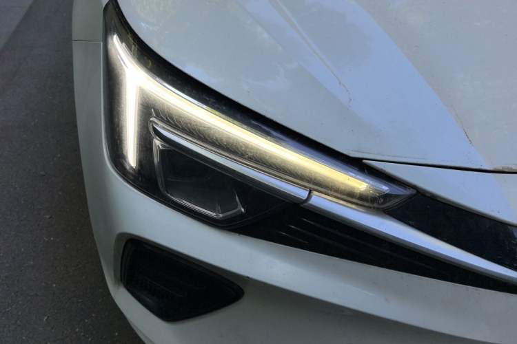 Used Rising ER6 2021 New Dynamic Edition 620km Smart Enjoyment Version Right Front Headlight
