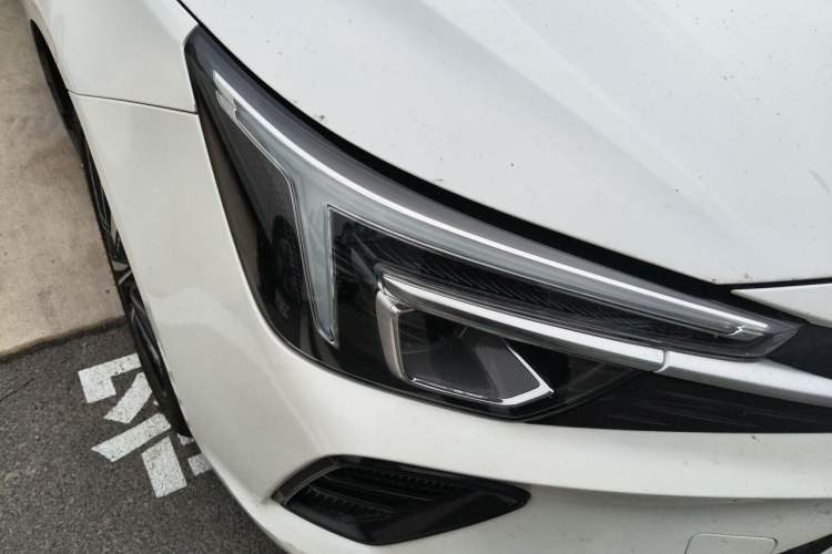 Used Rising ER6 2021 New Dynamic Edition 620km Smart Drive Version Right Front Headlight
