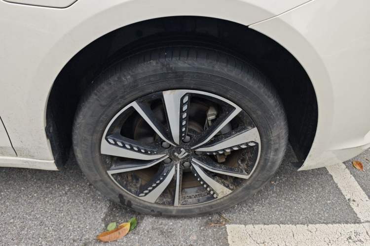 Used Rising ER6 2021 New Dynamic Edition 620km Smart Drive Version Right Front Wheel Hub