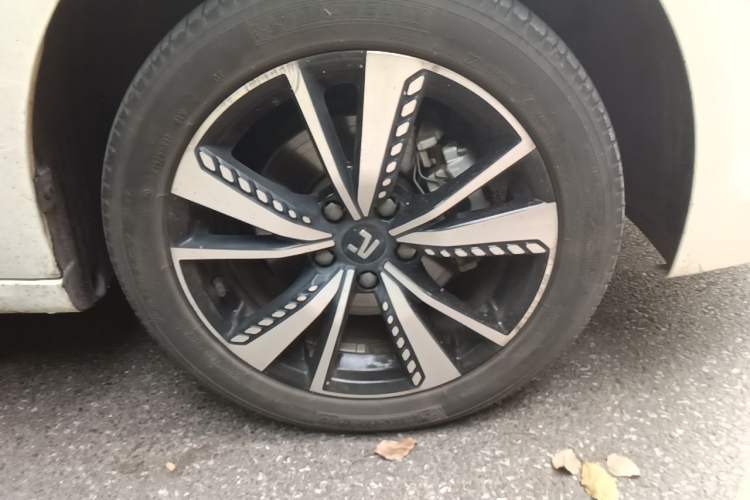 Used Rising ER6 2021 New Dynamic Edition 620km Smart Drive Version Right Front Wheel Hub