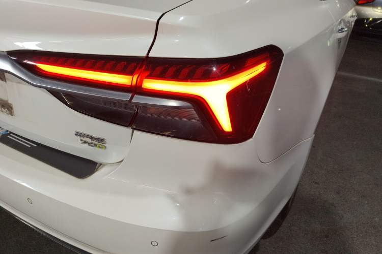 Used Rising ER6 2021 New Dynamic Edition 620km Smart Enjoyment Version Right Rear Taillight