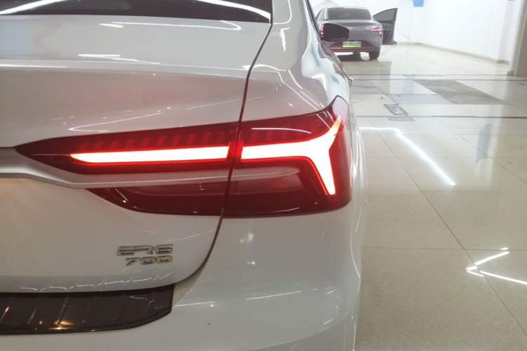 Used Rising ER6 2021 New Dynamic Edition 620km Smart Drive Version Right Rear Taillight