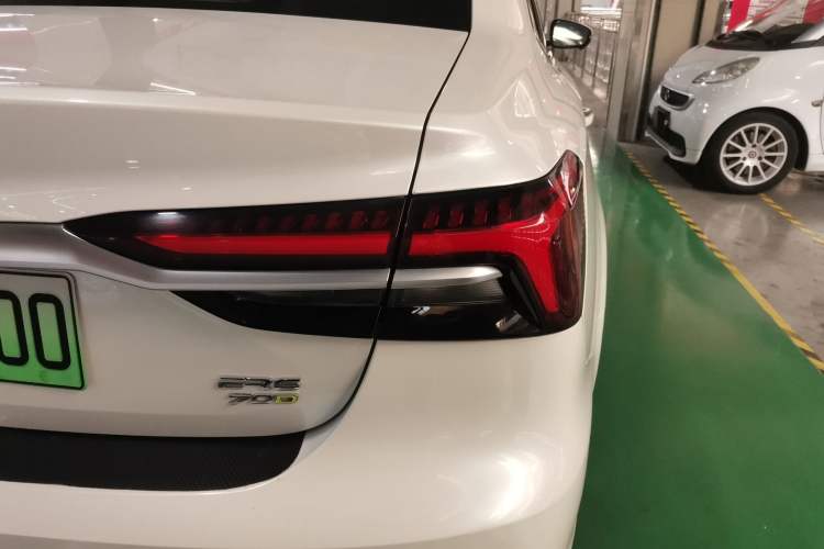 Used Rising ER6 2021 New Dynamic Edition 620km Smart Enjoyment Version Right Rear Taillight