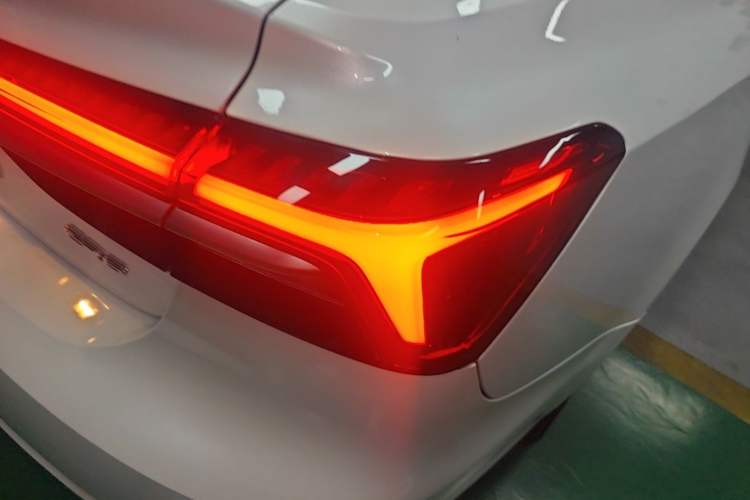 Used Rising ER6 2021 New Dynamic Edition 520km Smart Leading Version Right Rear Taillight