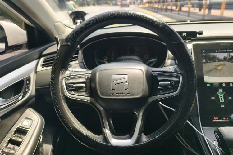 Used Rising ER6 2021 New Dynamic Edition 620km Smart Enjoyment Version Steering Wheel