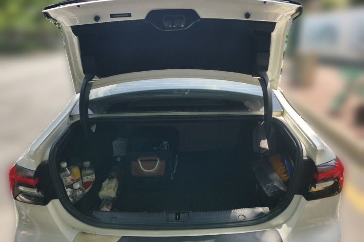 Used Rising ER6 2021 New Dynamic Edition 620km Smart Enjoyment Version Trunk