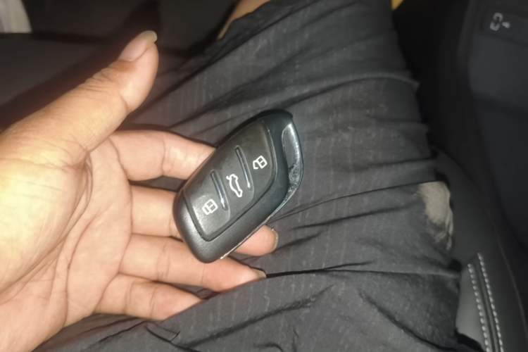 Used Rising ER6 2021 New Dynamic Edition 620km Smart Drive Version Vehicle Key