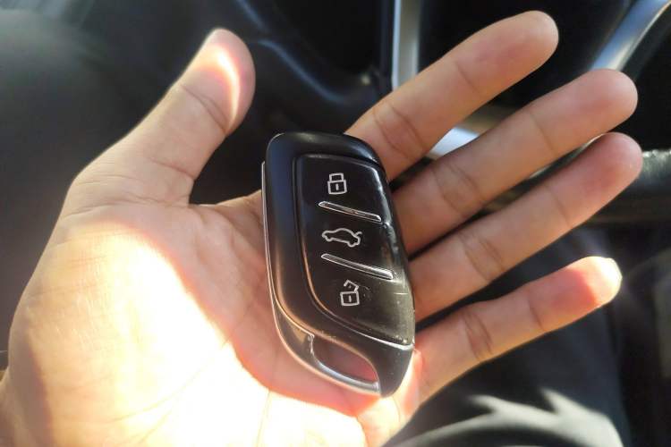 Used Rising ER6 2021 New Dynamic Edition 620km Smart Drive Version Vehicle Key