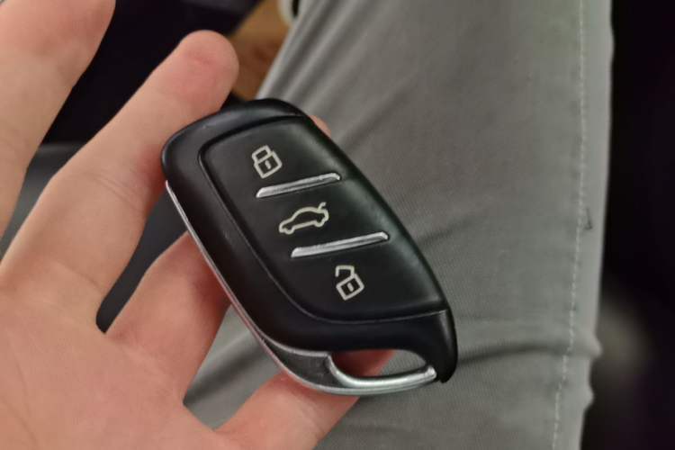 Used Rising ER6 2021 New Dynamic Edition 620km Smart Drive Version Vehicle Key