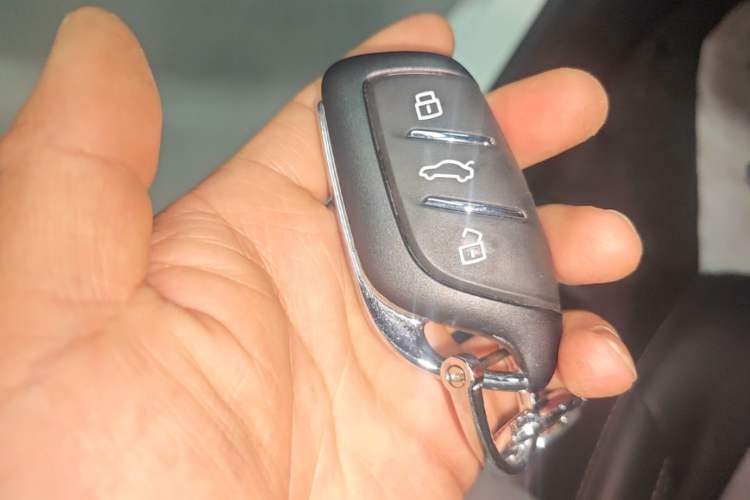 Used Rising ER6 2021 New Dynamic Edition 520km Smart Leading Version Vehicle Key