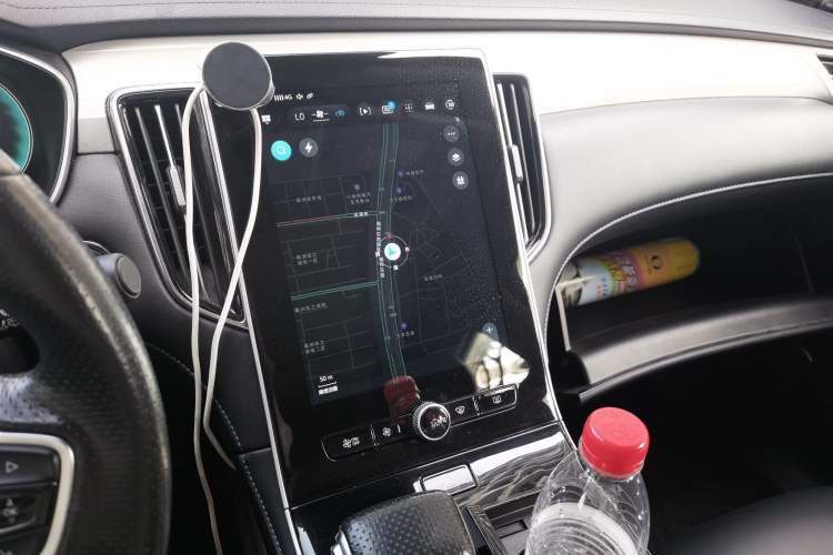 Used Rising ER6 2021 New Dynamic Edition 620km Smart Enjoyment Version Audio And AC Panel