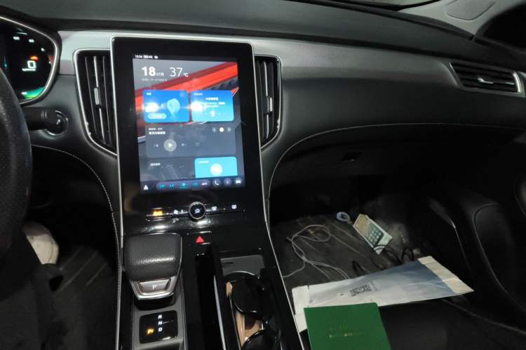 Used Rising ER6 2021 New Dynamic Edition 620km Smart Drive Version Audio And AC Panel