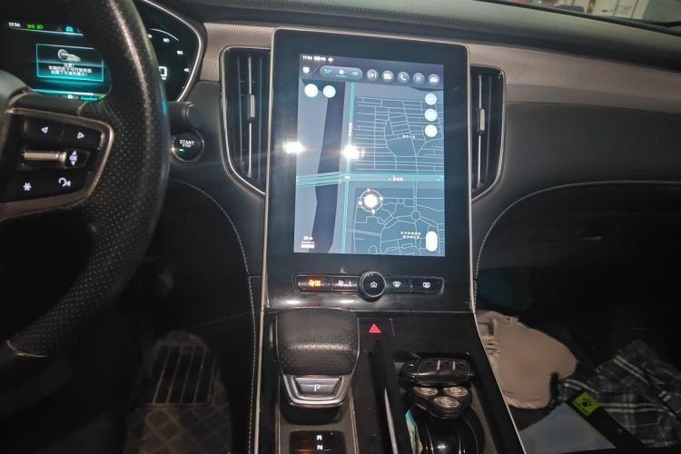 Used Rising ER6 2021 New Dynamic Edition 620km Smart Drive Version Audio And AC Panel