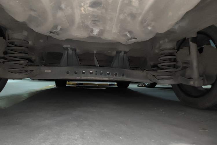 Used Rising ER6 2021 New Dynamic Edition 620km Smart Drive Version Chassis Rear