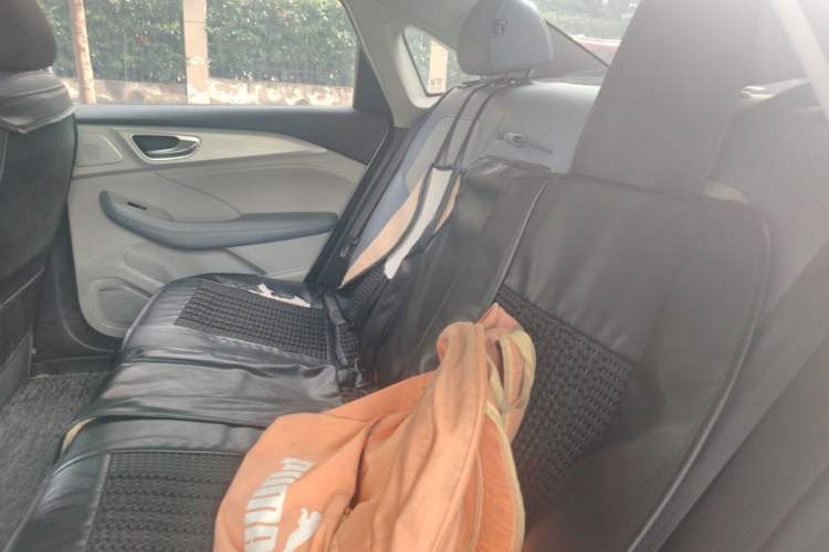 Used Rising ER6 2021 New Dynamic Edition 620km Smart Enjoyment Version Left Rear Seat