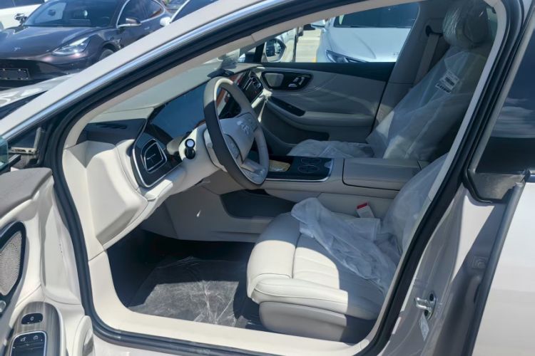 Used Rising F7 2023 Advanced Edition Interior 2