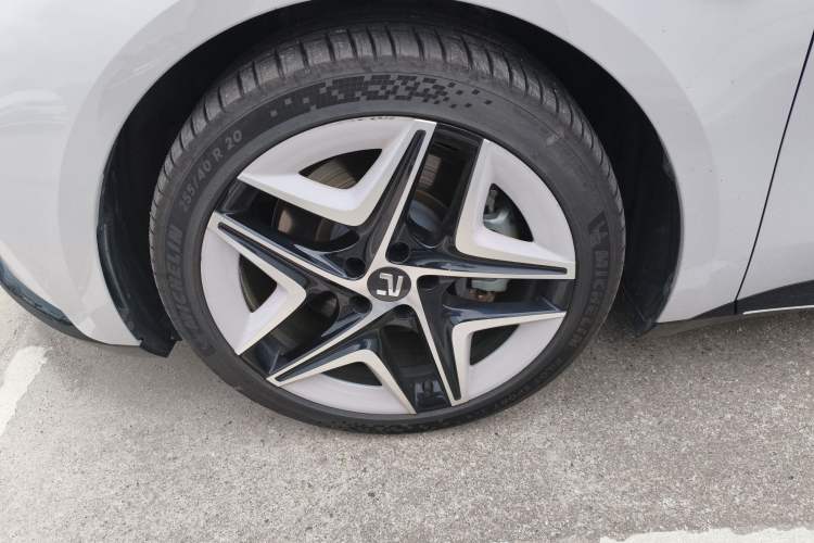 Used Rising F7 2023 Long-Range Edition Exterior 7
