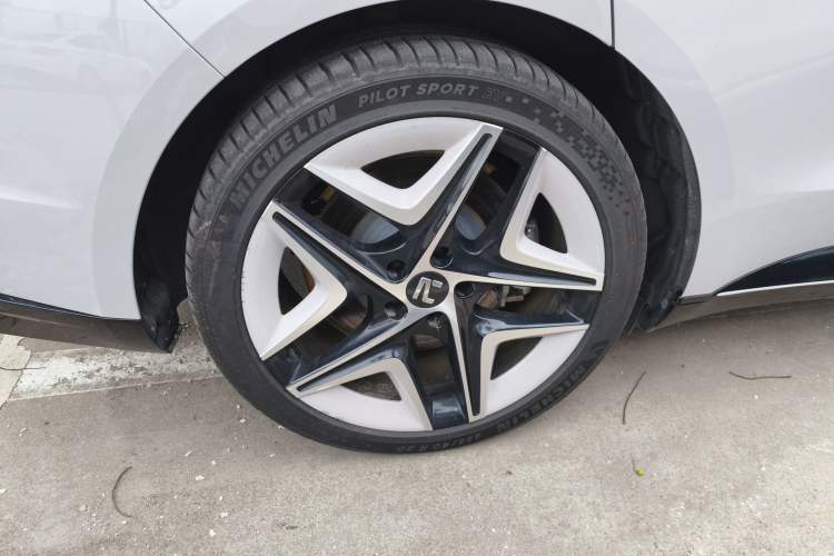 Used Rising F7 2023 Long-Range Edition Exterior 8