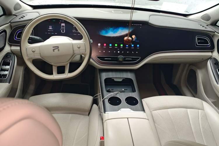 Used Rising F7 2023 Long-Range Edition Interior 2