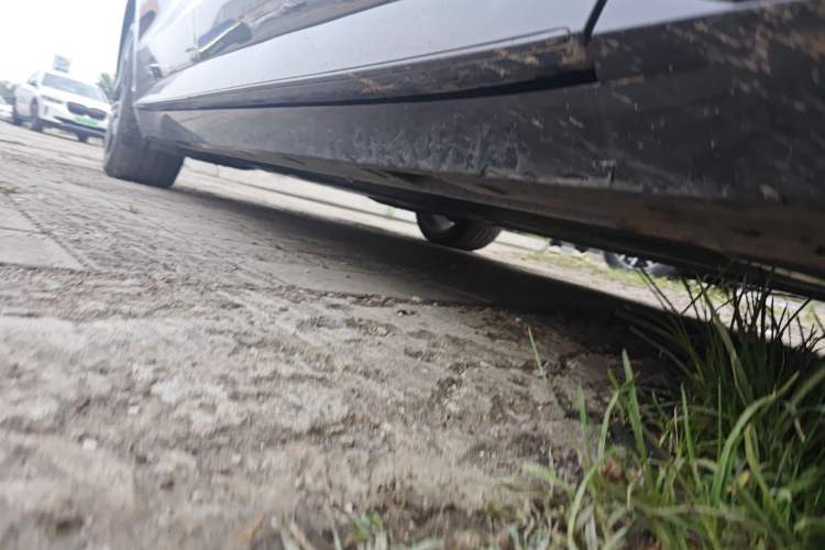 Used Rising F7 2023 Advanced Edition Chassis Front Right