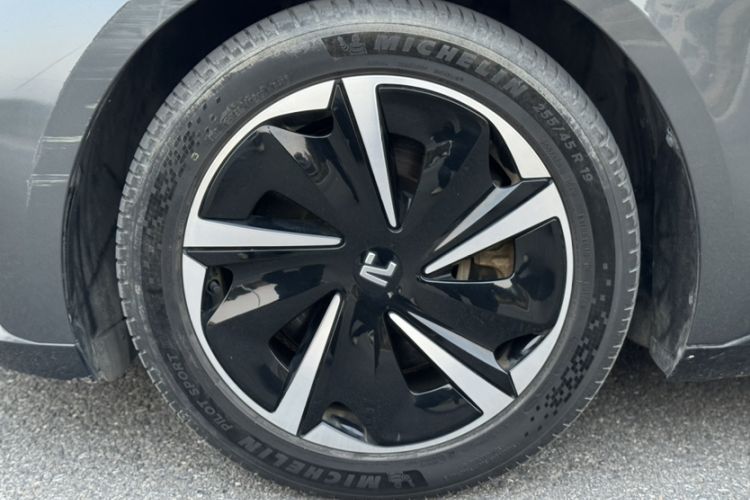 Used Rising F7 2023 Long-Range Edition Exterior 10