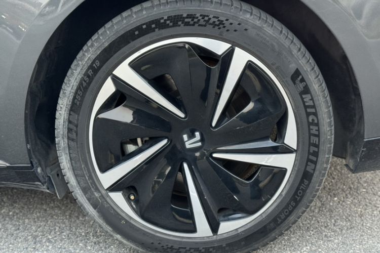 Used Rising F7 2023 Long-Range Edition Exterior 11