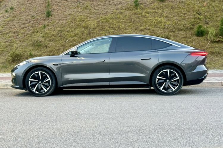 Used Rising F7 2023 Long-Range Edition Exterior 2