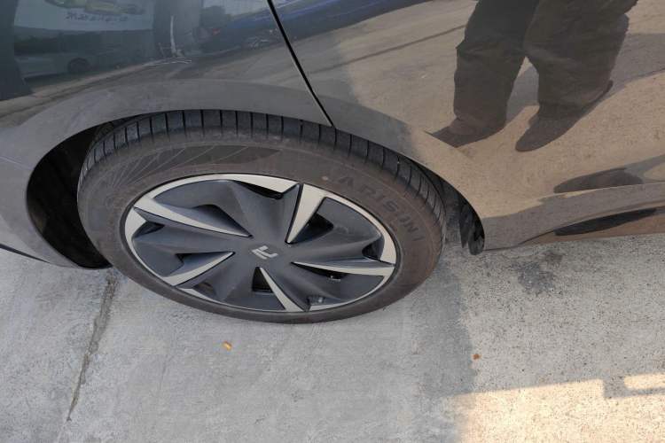 Used Rising F7 2023 Advanced Edition Exterior 5
