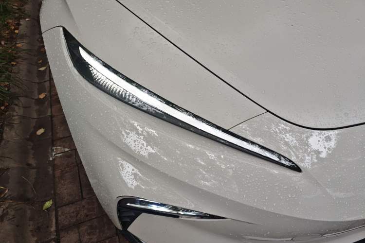 Used Rising F7 2023 Long-Range Edition Exterior 6