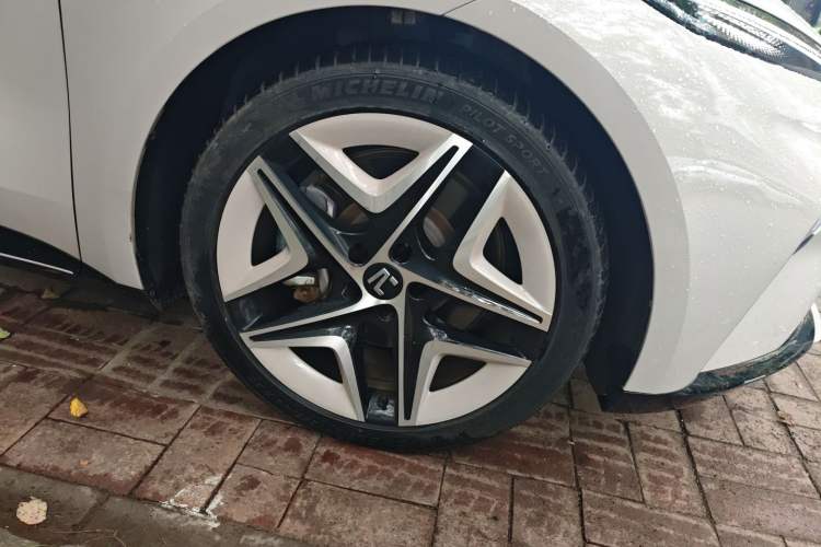 Used Rising F7 2023 Long-Range Edition Exterior 7
