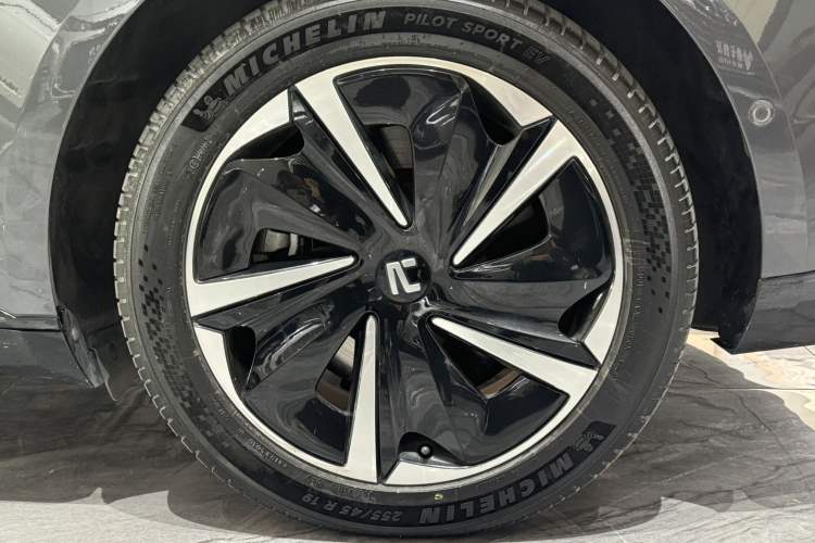Used Rising F7 2023 Long-Range Pro Edition Exterior 8
