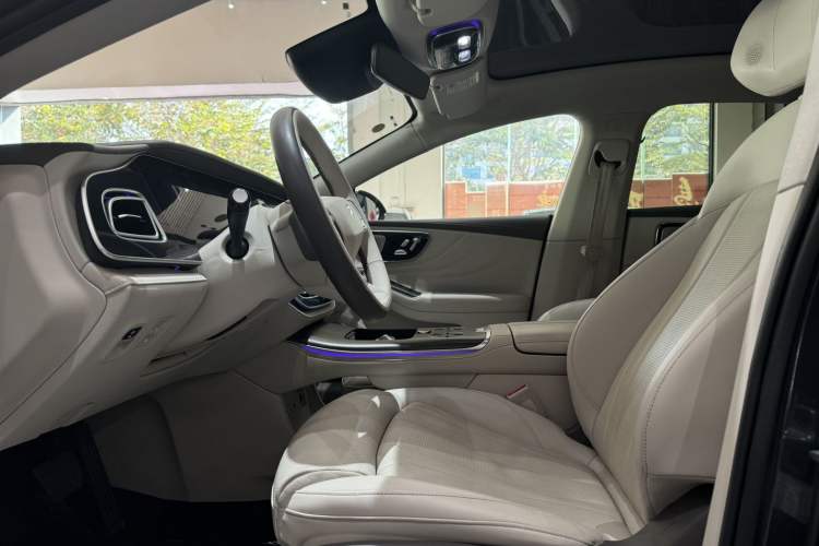 Used Rising F7 2023 Long-Range Pro Edition Interior 1